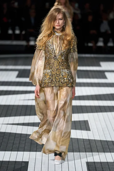 Look 8